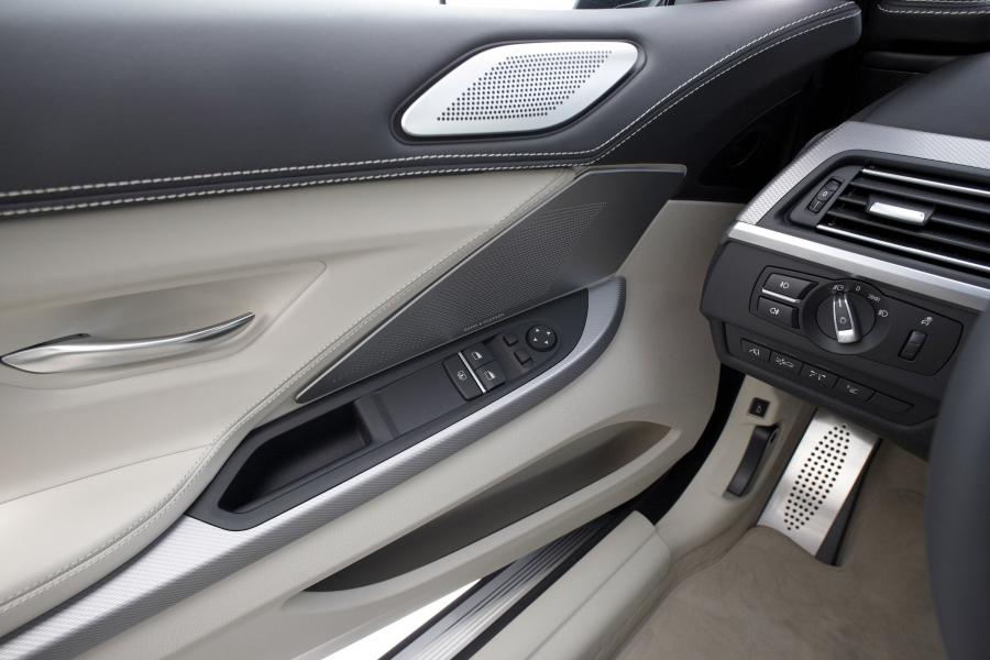 Детали интерьера BMW 640d Coupe M Sport Package 2011 года  (фото 6 из 8)
